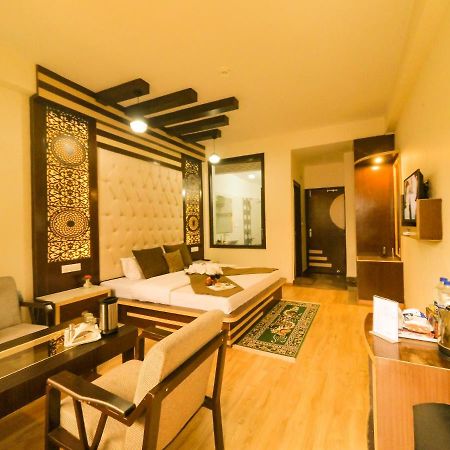 Hill House Manali -A Home In Mountains Экстерьер фото
